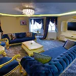 Manhattan Hotel