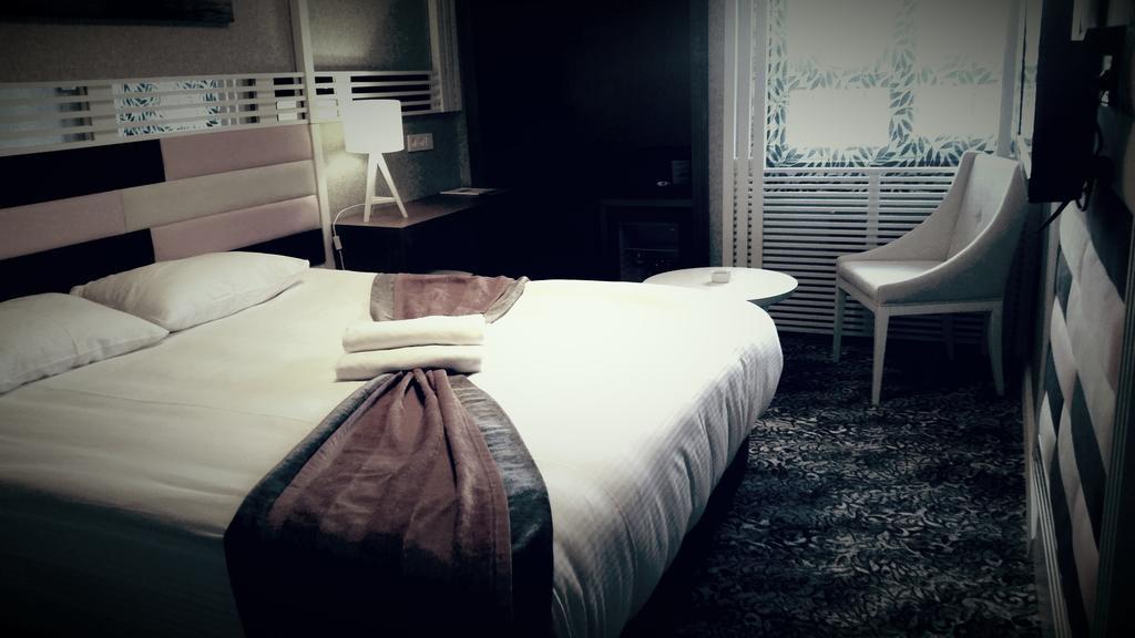 Manhattan Otel 4*